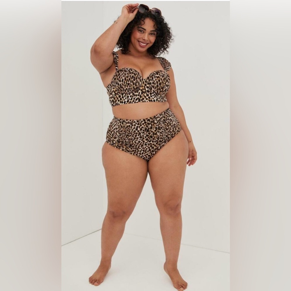 Torrid Retro Chic Underwire Top and High Waisted Bottoms